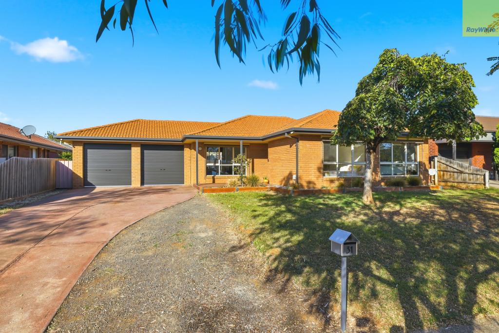 31 Clifton Dr, Bacchus Marsh, VIC 3340
