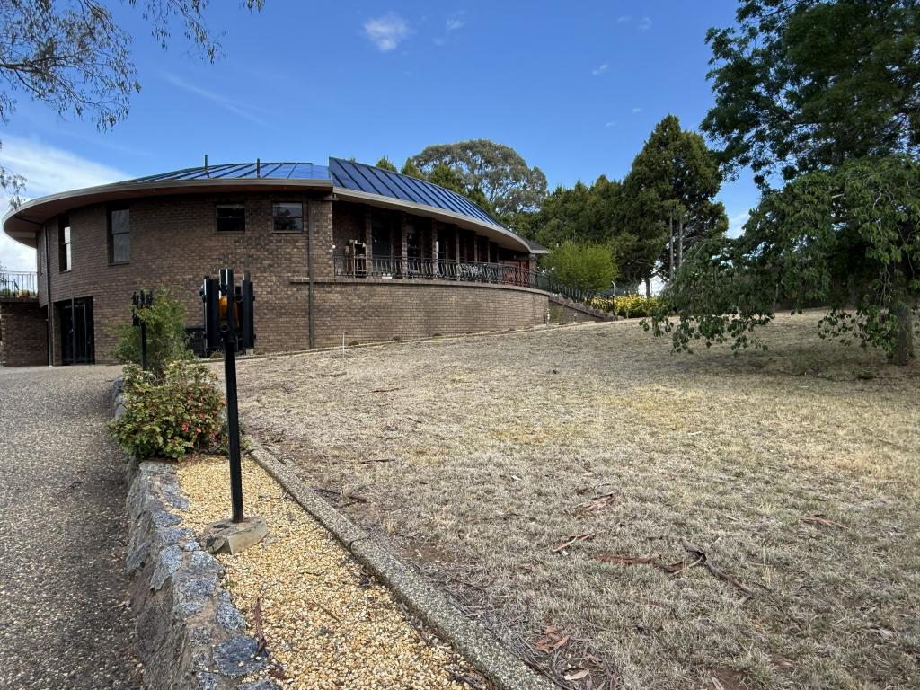 3 KARDINIA CT, COOMA, NSW 2630