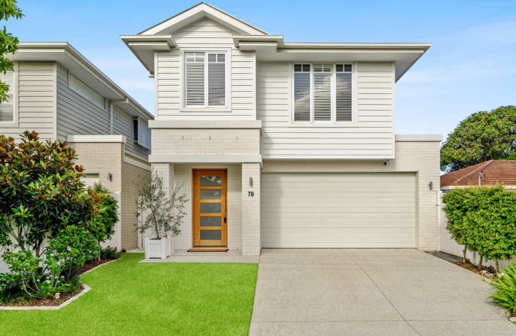 7b Doggett Dr, Miami, QLD 4220
