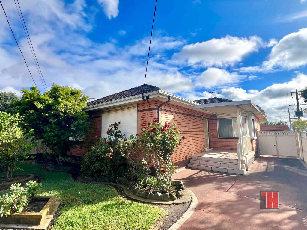 22 Lake St, Avondale Heights, VIC 3034