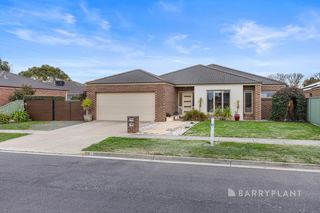 24 Lowry Cres, Miners Rest, VIC 3352