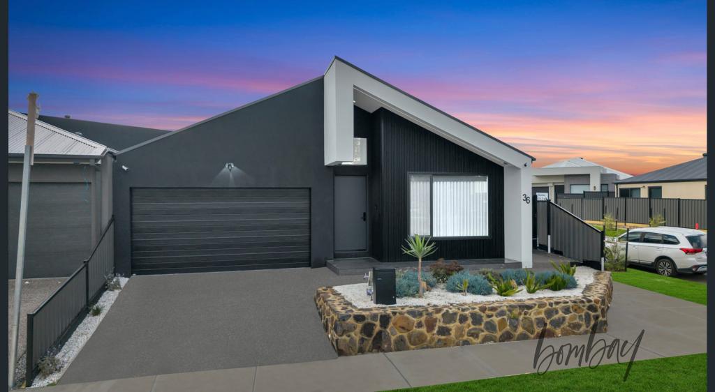 36 BONNYVIEW RD, CRAIGIEBURN, VIC 3064