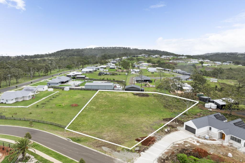 5 Woodhaven Dr, Mount Rascal, QLD 4350