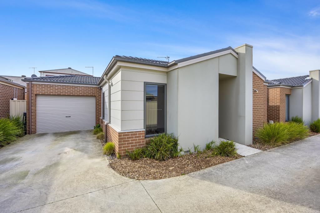 2/33 Yarrowee St, Sebastopol, VIC 3356