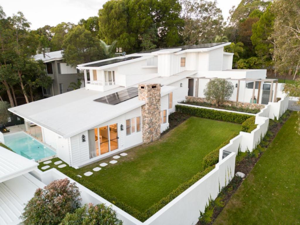 1 BANKSIA AVE, NOOSA HEADS, QLD 4567
