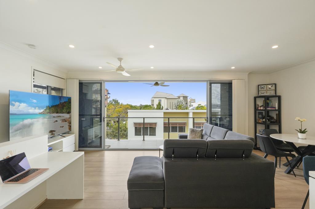 18/3031 The Boulevard, Carrara, QLD 4211