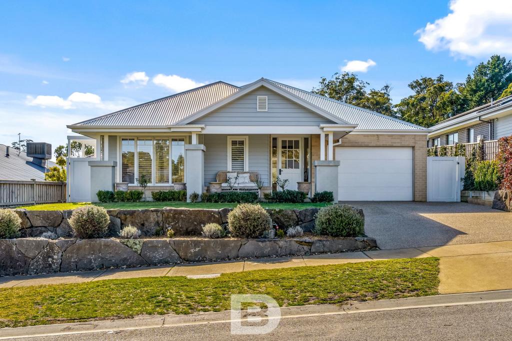 9 Five Mile Way, Woodend, VIC 3442