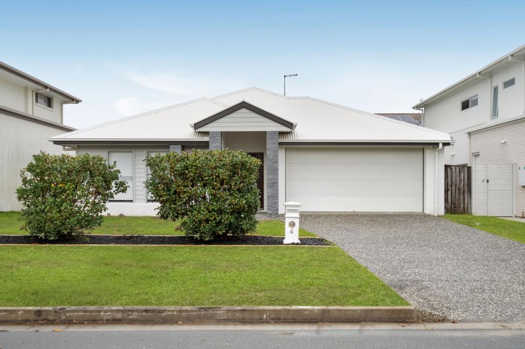 4 Trinity Cres, Hope Island, QLD 4212