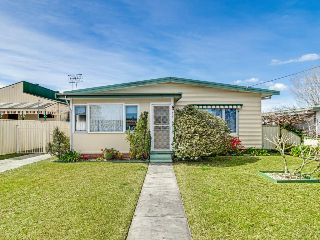 228 River Rd, Sussex Inlet, NSW 2540