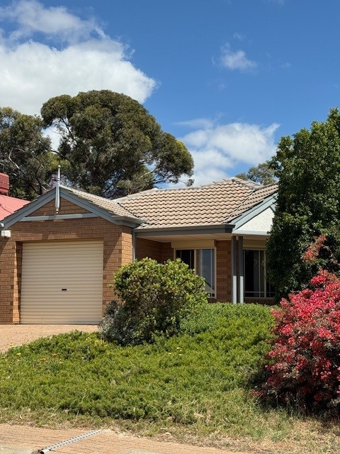15 Pacific Bvd, Hillbank, SA 5112