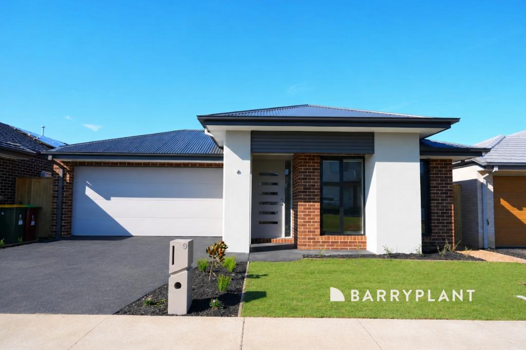 9 FIORIN ST, CLYDE NORTH, VIC 3978