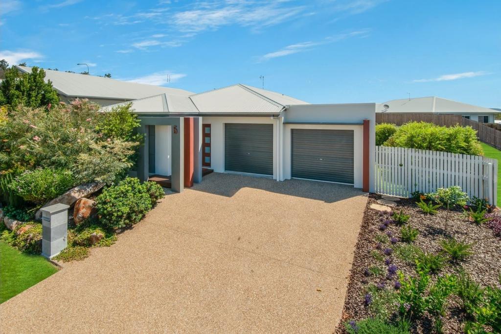 5 MESA CCT, COSGROVE, QLD 4818