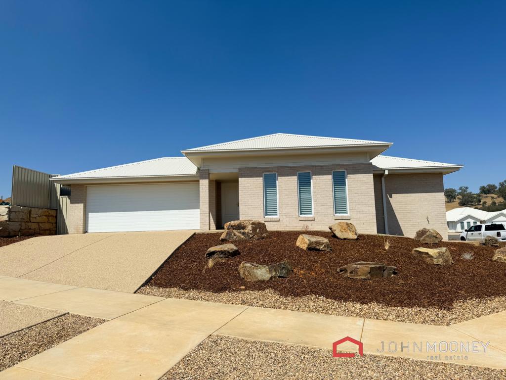 2 Whitlam Cres, Lloyd, NSW 2650