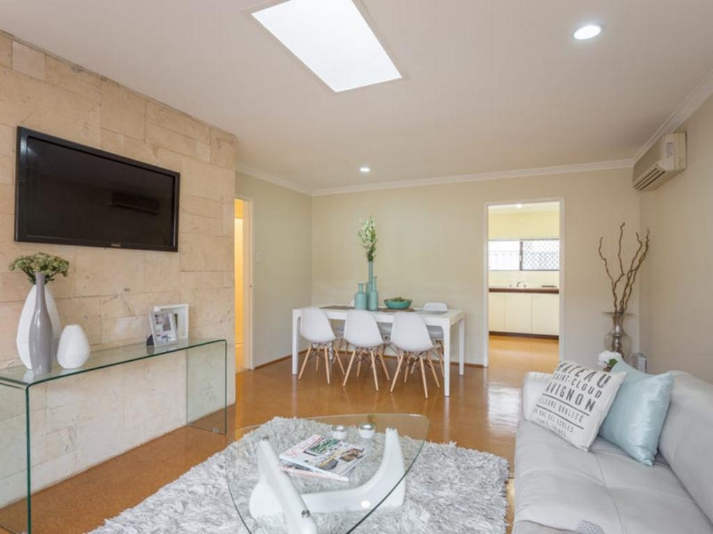 2/211 Labouchere Rd, Como, WA 6152