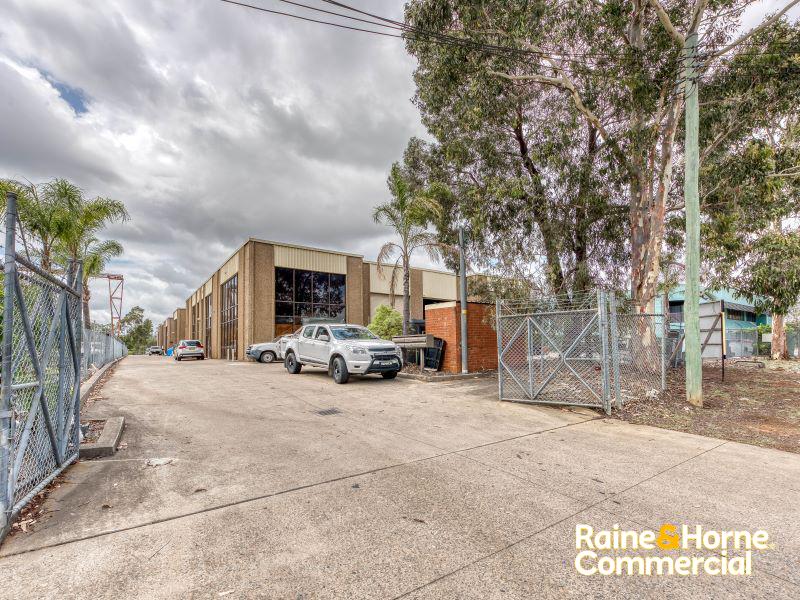 6/8 KERR RD, INGLEBURN, NSW 2565