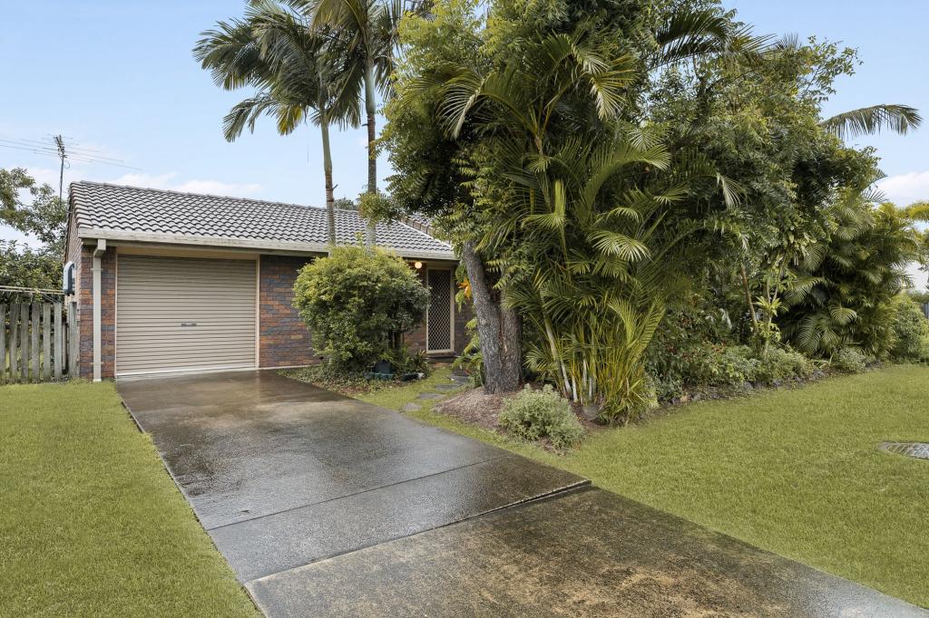 2 Columbia Dr, Beachmere, QLD 4510