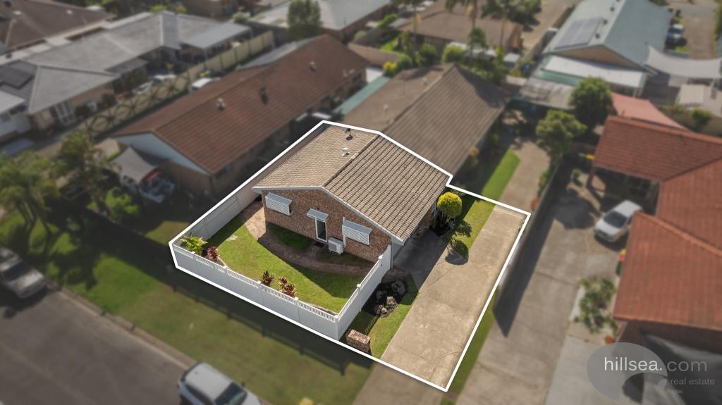 1/9 Riccarton Pl, Labrador, QLD 4215