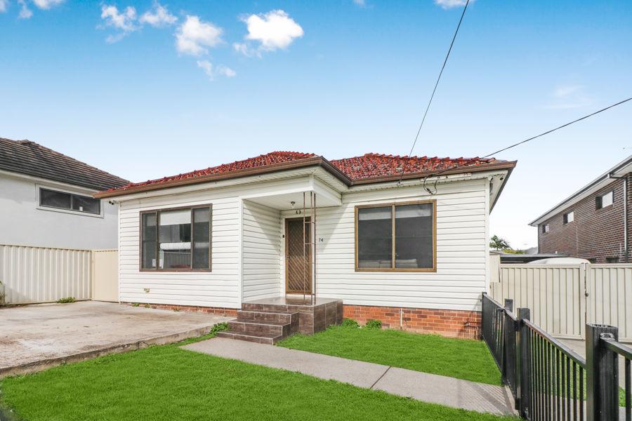 74 Hilltop Rd, Merrylands, NSW 2160