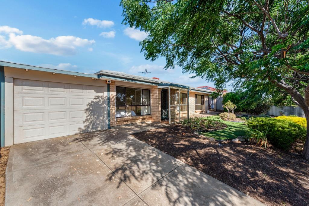 18 BRENTWOOD DR, HUNTFIELD HEIGHTS, SA 5163