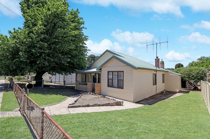 11 Rockley St, Georges Plains, NSW 2795