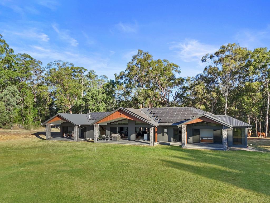 55 Norfolk Rd, Summerholm, QLD 4341