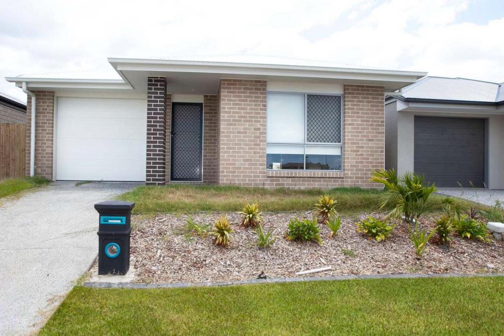 4 Mount Nebo St, Park Ridge, QLD 4125