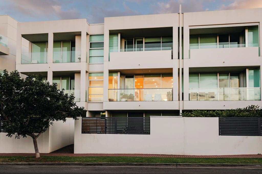 14/4 KING ST, GLENELG NORTH, SA 5045