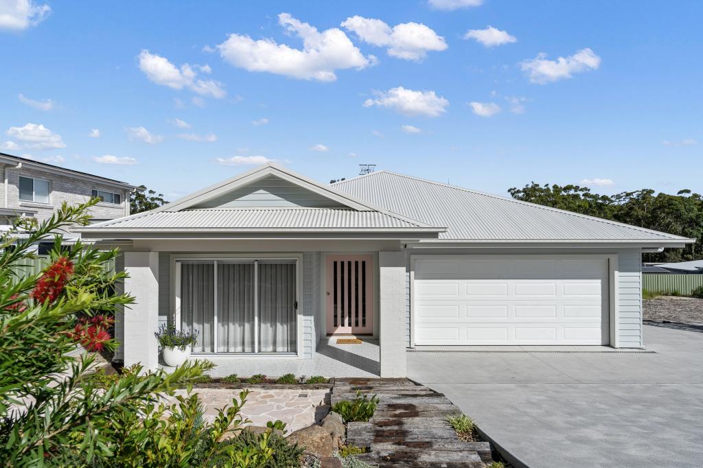 33 Iluka Cres, Narrawallee, NSW 2539