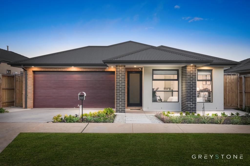 52 Malone Cct, Deanside, VIC 3336