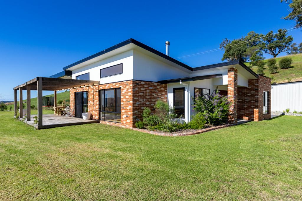 17 Wumbalwarra Dr, Bega, NSW 2550