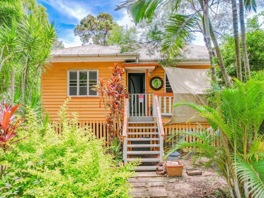 17 Sarmar St, Russell Island, QLD 4184