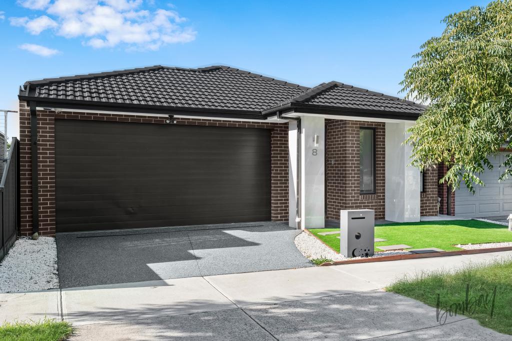 8 FITZPATRICK CCT, KALKALLO, VIC 3064