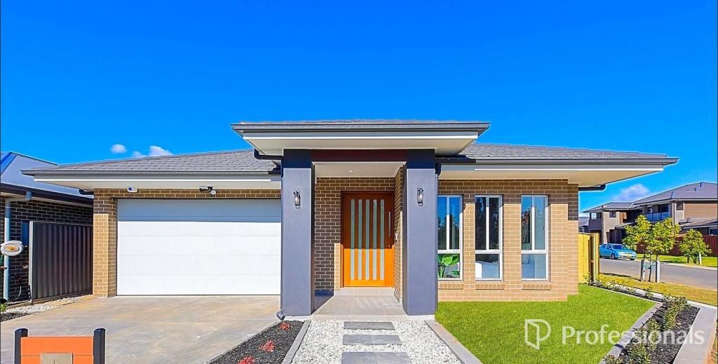 15 Lillywhite Cct, Oran Park, NSW 2570