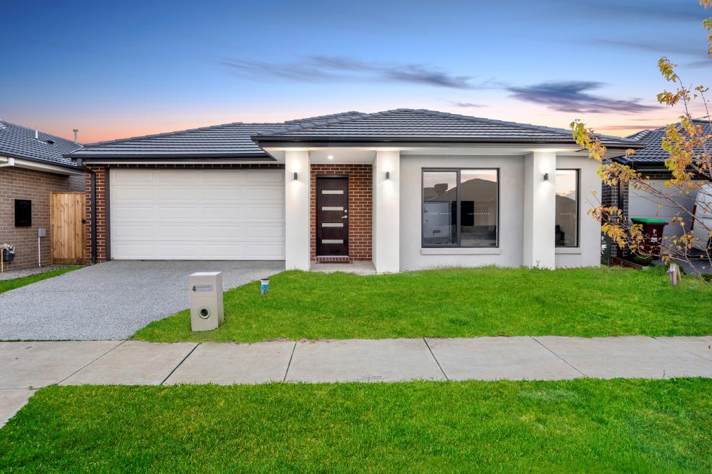 4 Pesaro St, Clyde, VIC 3978