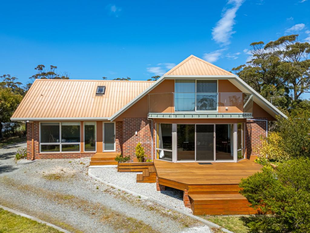 16 Pacific Dr, Binalong Bay, TAS 7216