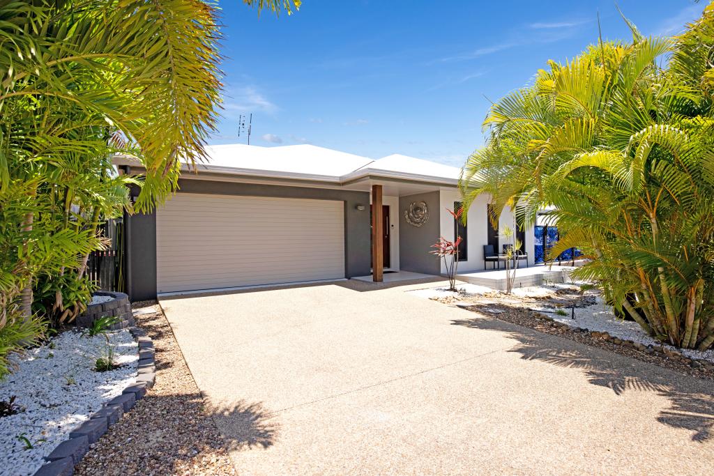 11 Holbourne St, Bushland Beach, QLD 4818