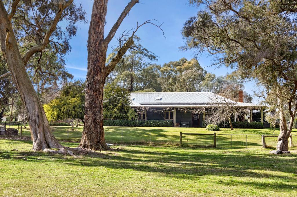 13 Deakin Ct, Kyneton, VIC 3444