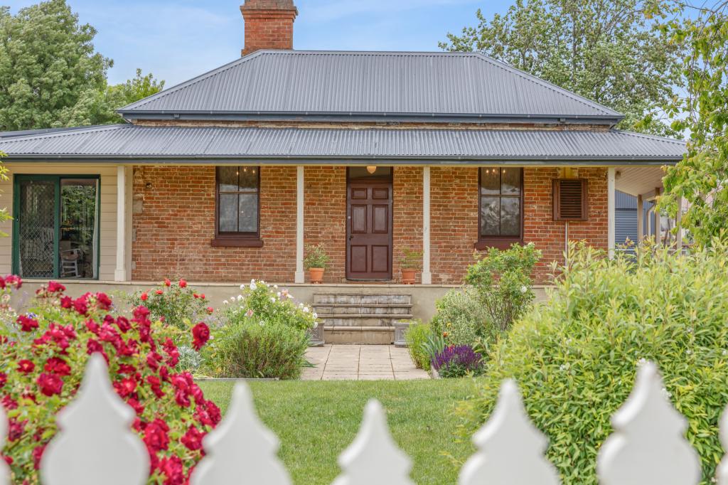 125 GILMOUR ST, KELSO, NSW 2795