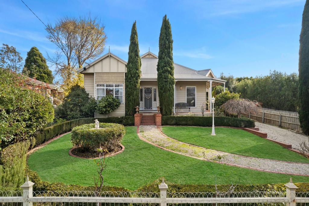 13A WRIXON ST, ROMSEY, VIC 3434