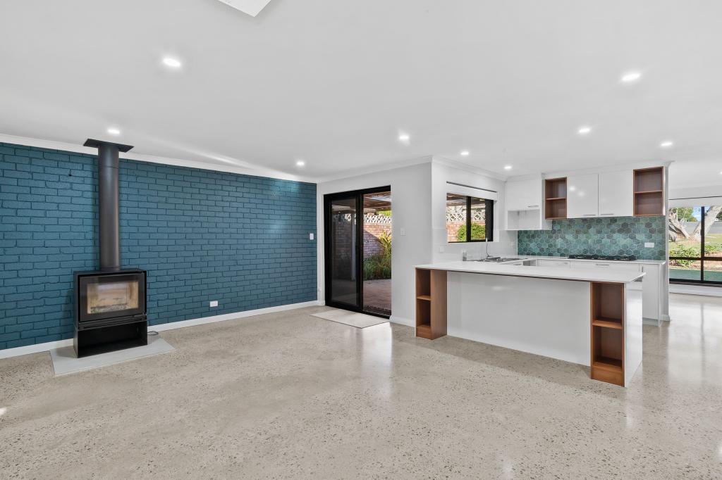 40 JANIS ST, HALLS HEAD, WA 6210