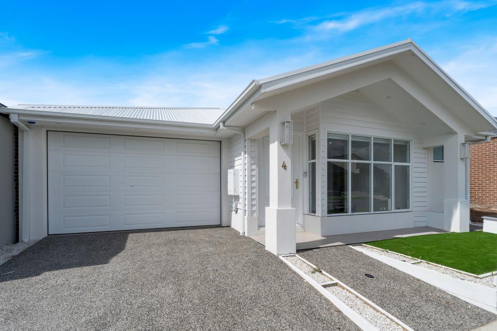 4 Kooyongkoot Dr, Mickleham, VIC 3064