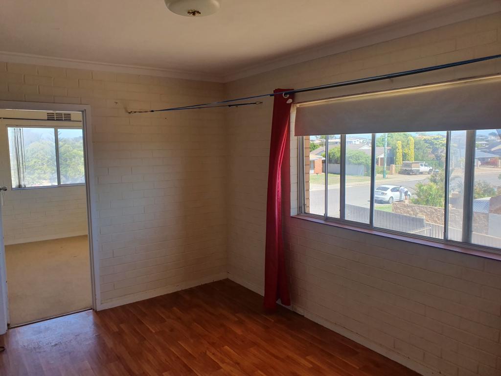 8 Kempton Street, Bluff Point, WA 6530 Property Value & History