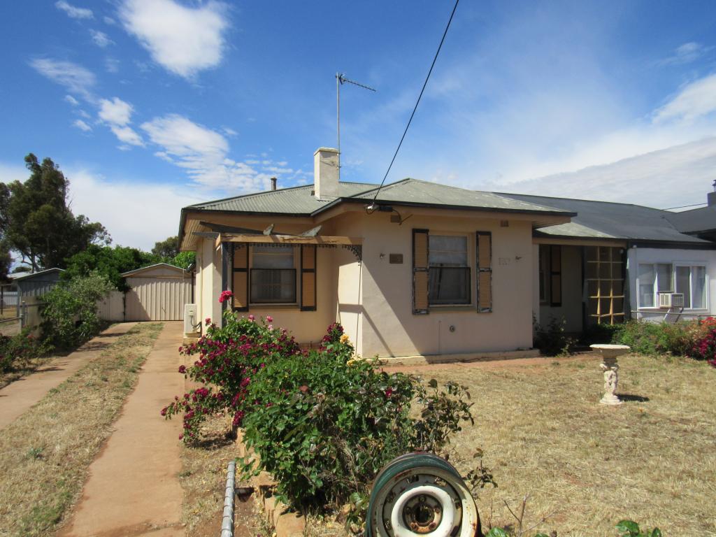 52 Queen St, Peterborough, SA 5422