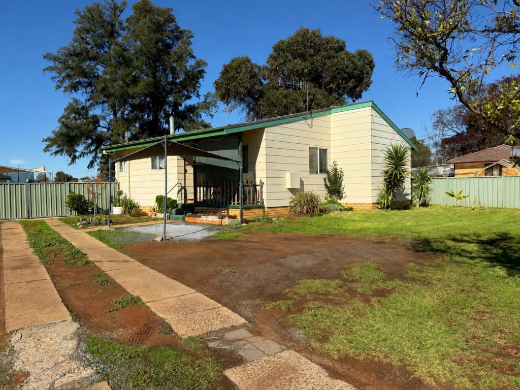 17 Garton Pl, Griffith, NSW 2680