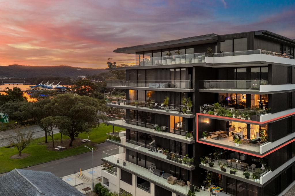 401/63 Masons Pde, Point Frederick, NSW 2250