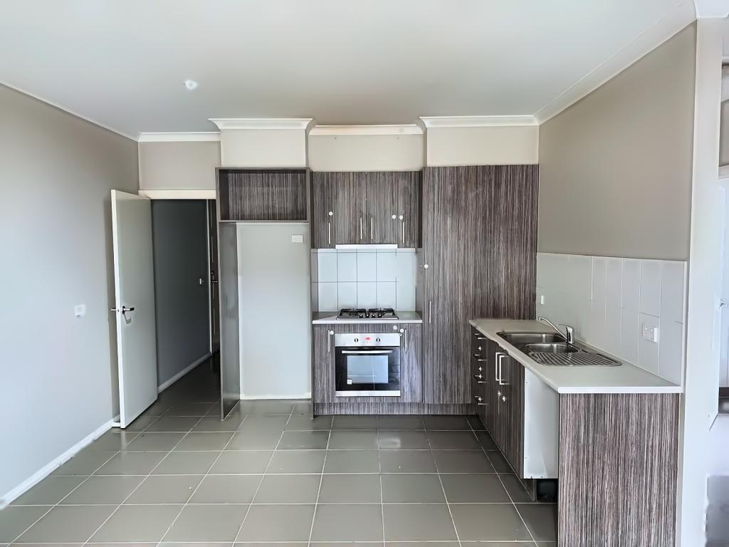 1/21 Toolern St, Melton South, VIC 3338