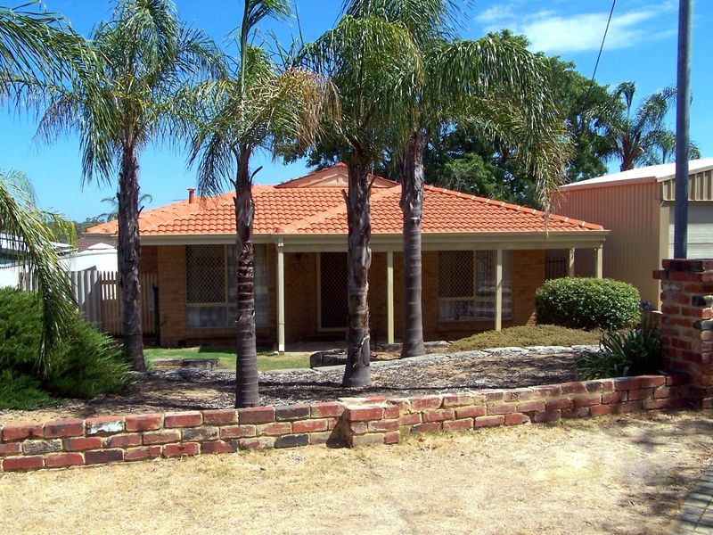 5 Perriam Cl, Parmelia, WA 6167