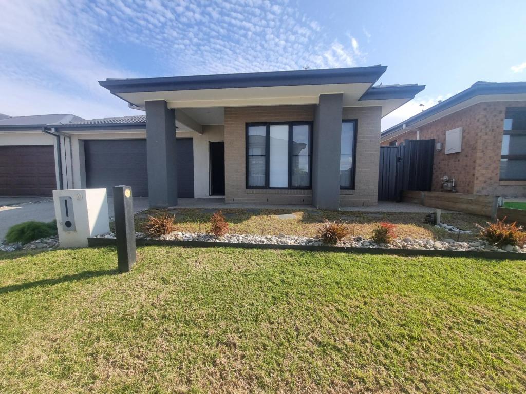 24 CONONDALE AVE, TRUGANINA, VIC 3029