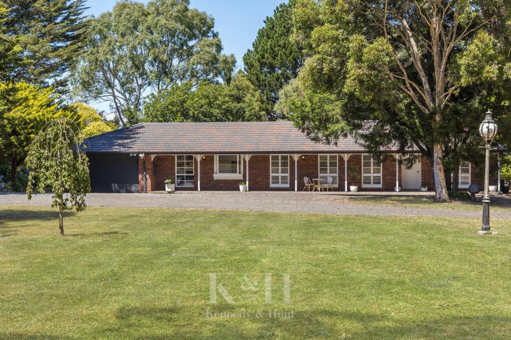 114 EMMELINE DR, GISBORNE, VIC 3437