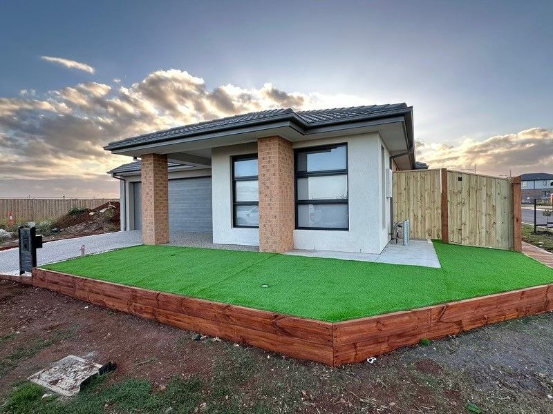 38 Stonneyburn Rd, Thornhill Park, VIC 3335